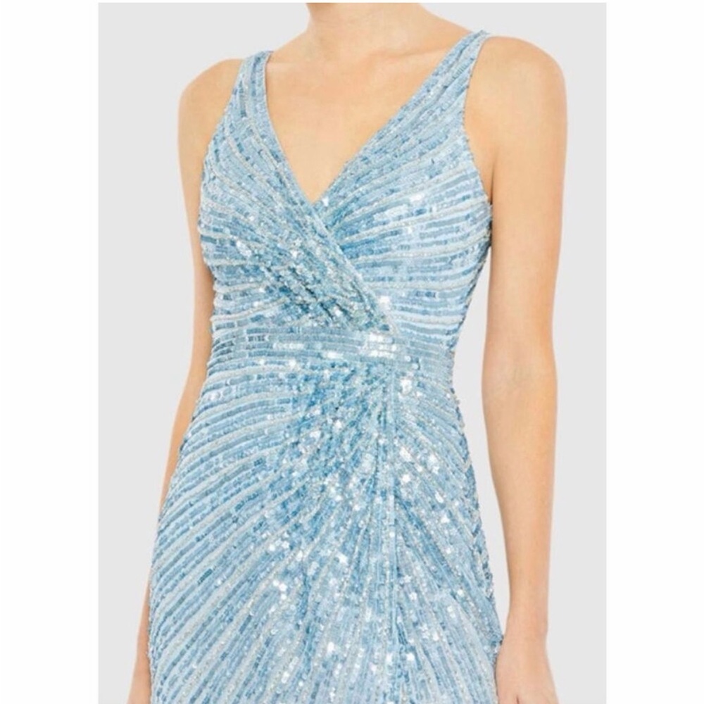MAC DUGGAL Dress Size 4 Evening Gown Sequin Light Blue Ice LIKE NEW